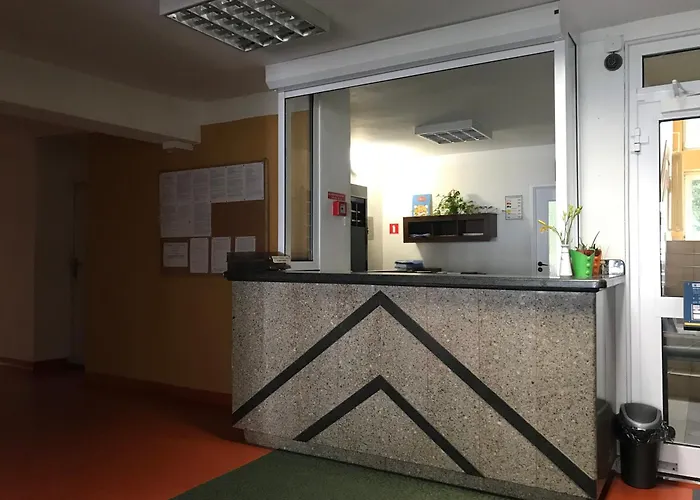 Dom Studenta Pod Jelonkiem 公寓式酒店